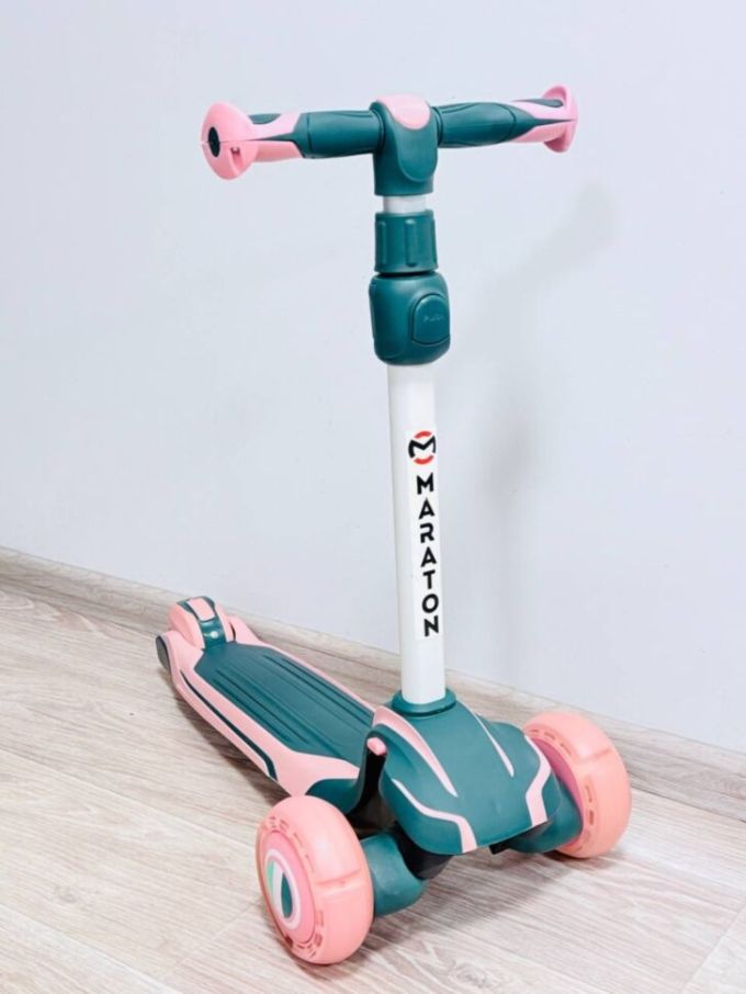 Cамокат Maraton Global pink-green (1 кор. (4 шт) )